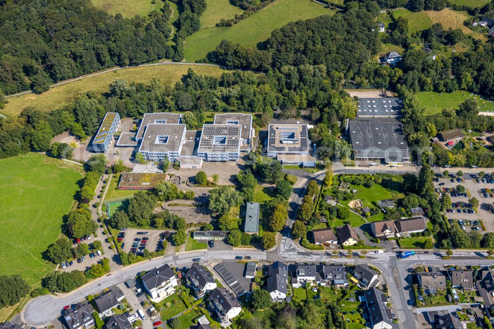 Aerial image Gevelsberg - School building of the Hauptschule Gevelsberg and of Staedtischen Gymnasium Gevelsberg Am Hofe in Gevelsberg in the state North Rhine-Westphalia, Germany