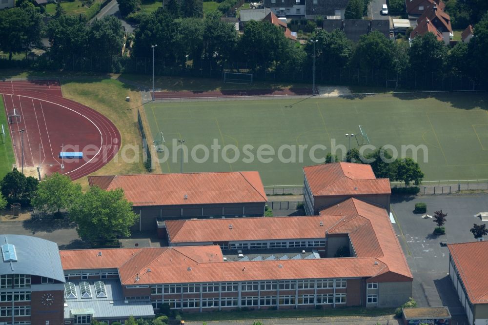 Aerial photograph Garbsen - School building of the Hauptschule Nikolaus Kopernikus in Garbsen in the state Lower Saxony