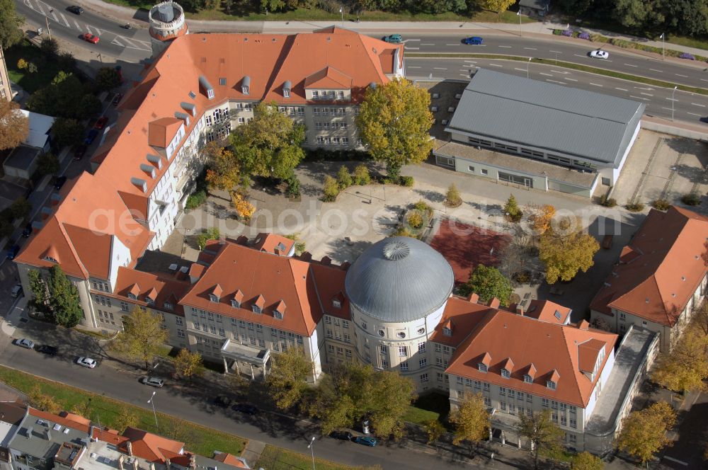 Aerial image Magdeburg - School building of the Hegel-Gymnasium on street Geisslerstrasse in the district Altstadt in Magdeburg in the state Saxony-Anhalt, Germany