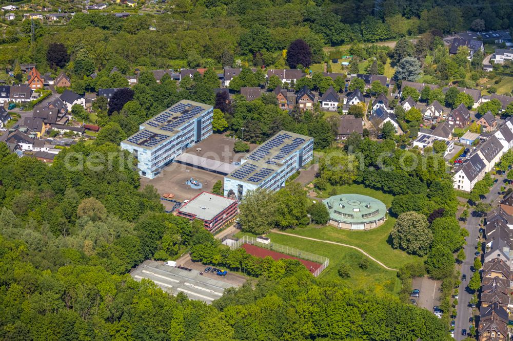 Aerial image Bottrop - School building of the Heinrich-Heine-Gymnasium on Gustav-Ohm-Strasse in Bottrop in the state North Rhine-Westphalia, Germany