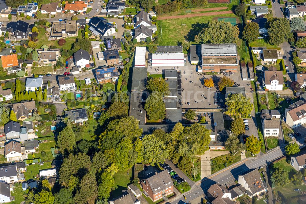 Unna from above - School building of the Hellweg Realschule on street Koenigsborner Strasse in the district Massen in Unna at Ruhrgebiet in the state North Rhine-Westphalia, Germany