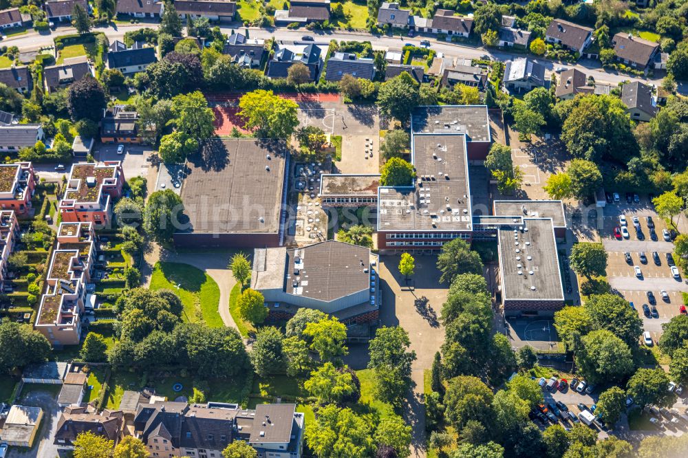 Aerial photograph Heiligenhaus - School building of Immanuel Kant High School on street Herzogstrasse in Heiligenhaus in North Rhine-Westphalia