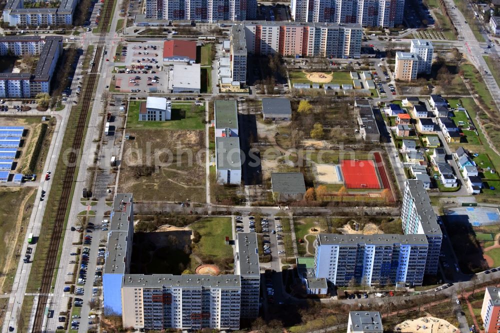 Berlin from above - School building of the Jean-Piaget-Schule on Mittenwalder Strasse in the district Hellersdorf in Berlin