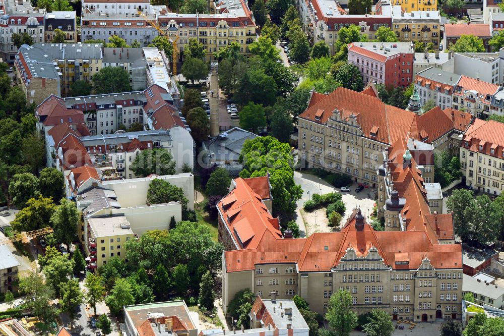 Aerial photograph Berlin - School building of the Jugendkunstschule Pankow on street Neue Schoenholzer Strasse in the district Pankow in Berlin, Germany