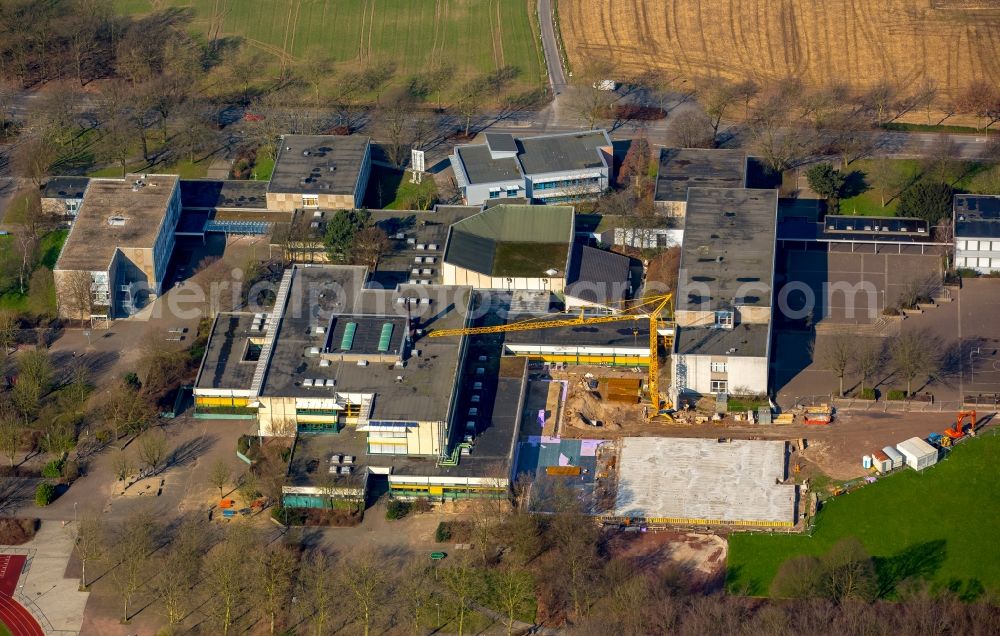 Neukirchen-Vluyn from the bird's eye view: School building of the Julius-Sturberg-Gymnasium high school in Neukirchen-Vluyn in the state of North Rhine-Westphalia