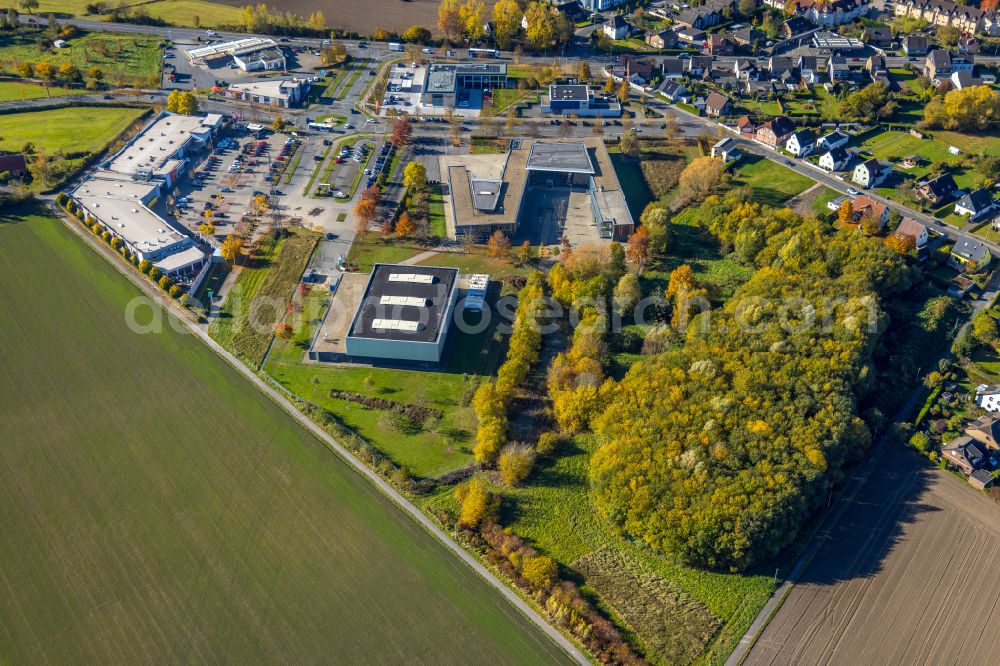 Westtünnen from above - School building of the Konrad-Adenauer Realschule on Heideweg in Westtuennen at Ruhrgebiet in the state North Rhine-Westphalia, Germany