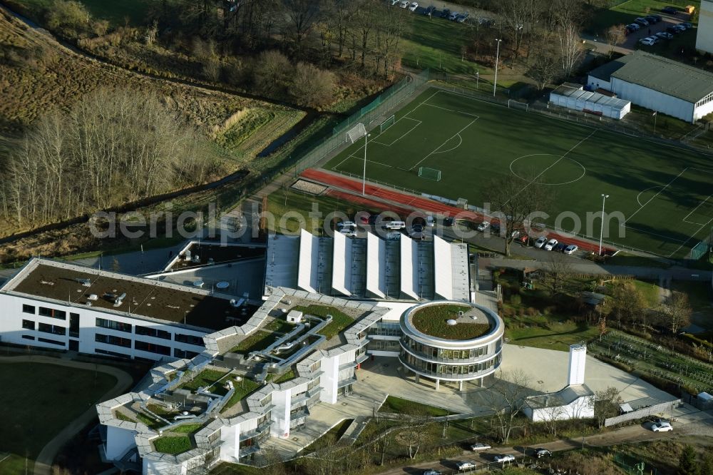 Aerial photograph Mühlenbecker Land - School building of the Kaethe-Kollwitz-Gesamtschule on Kirschweg in Muehlenbecker Land in the state Brandenburg