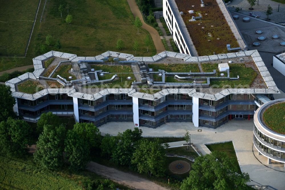 Mühlenbecker Land from the bird's eye view: School building of the Kaethe-Kollwitz-Gesamtschule on Kirschweg in Muehlenbecker Land in the state Brandenburg