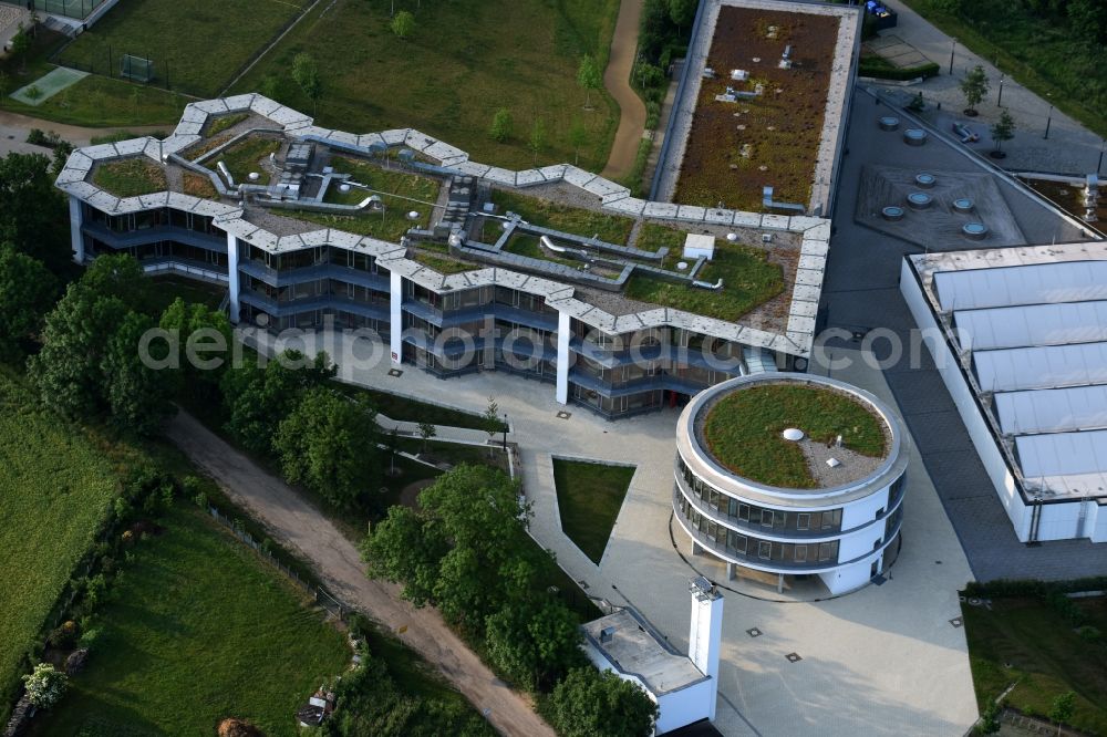 Aerial image Mühlenbecker Land - School building of the Kaethe-Kollwitz-Gesamtschule on Kirschweg in Muehlenbecker Land in the state Brandenburg