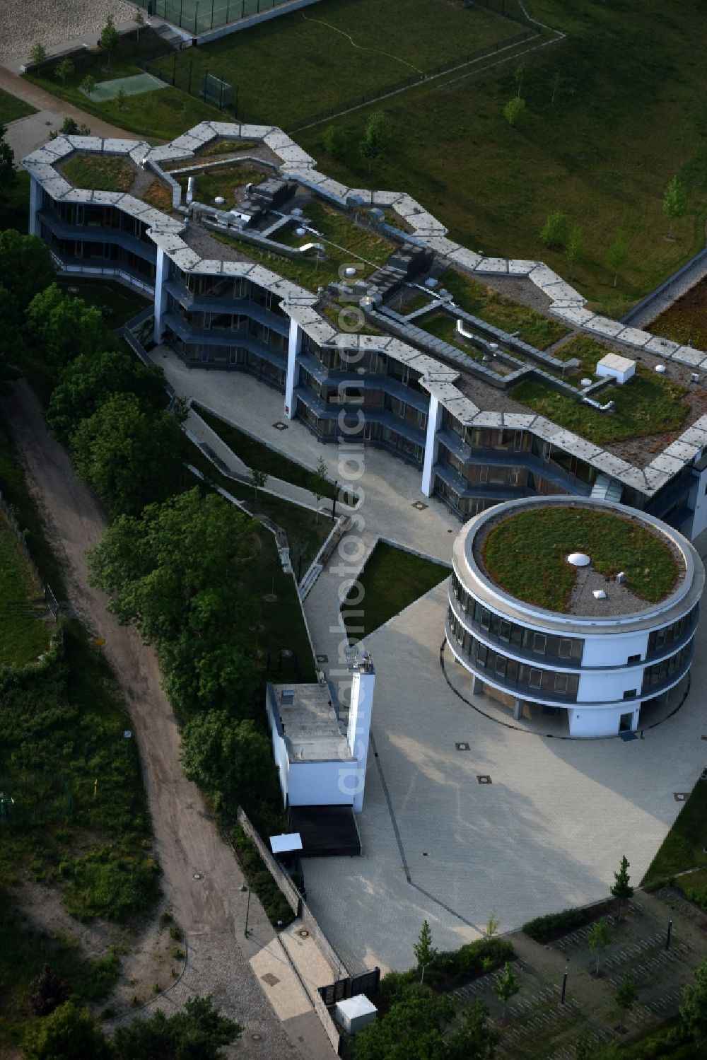 Mühlenbecker Land from above - School building of the Kaethe-Kollwitz-Gesamtschule on Kirschweg in Muehlenbecker Land in the state Brandenburg