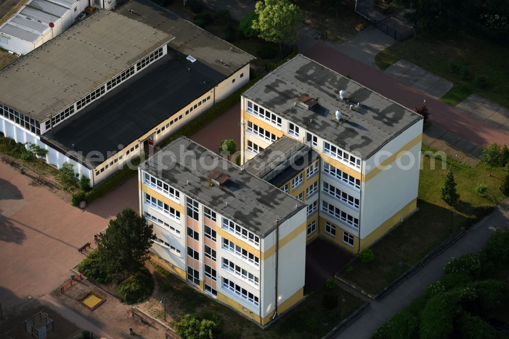 Mühlenbecker Land from the bird's eye view: School building of the Kaethe-Kollwitz-Grundschule an der Hauptstrasse in Muehlenbecker Land in the state Brandenburg