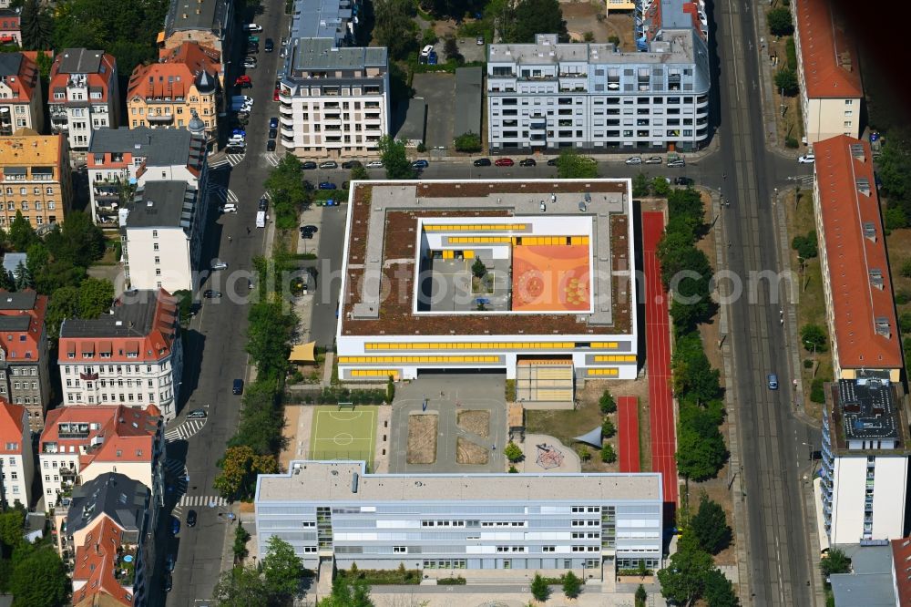 Leipzig from the bird's eye view: School building of the Kurt-Masur-Schule on Scharnhorststrasse in Leipzig in the state Saxony, Germany