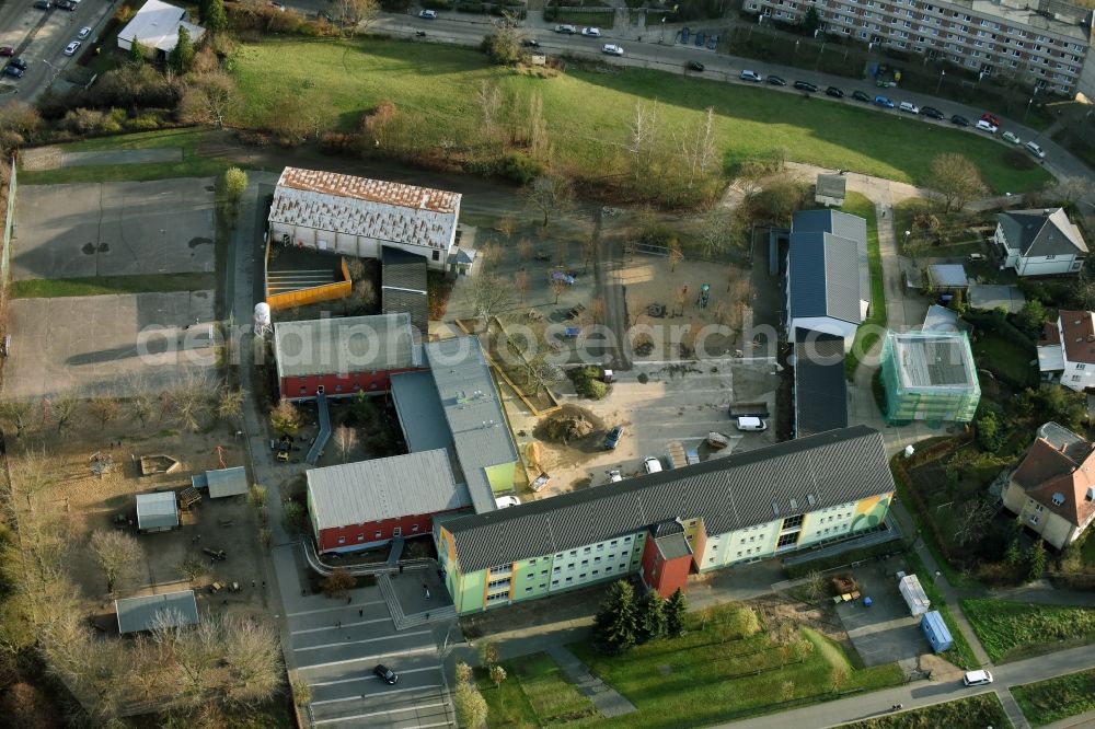 Aerial image Frankfurt (Oder) - School building of the Lenné-Schule der Stadt Frankfurt (Oder) Richtstrasse in Frankfurt (Oder) in the state Brandenburg