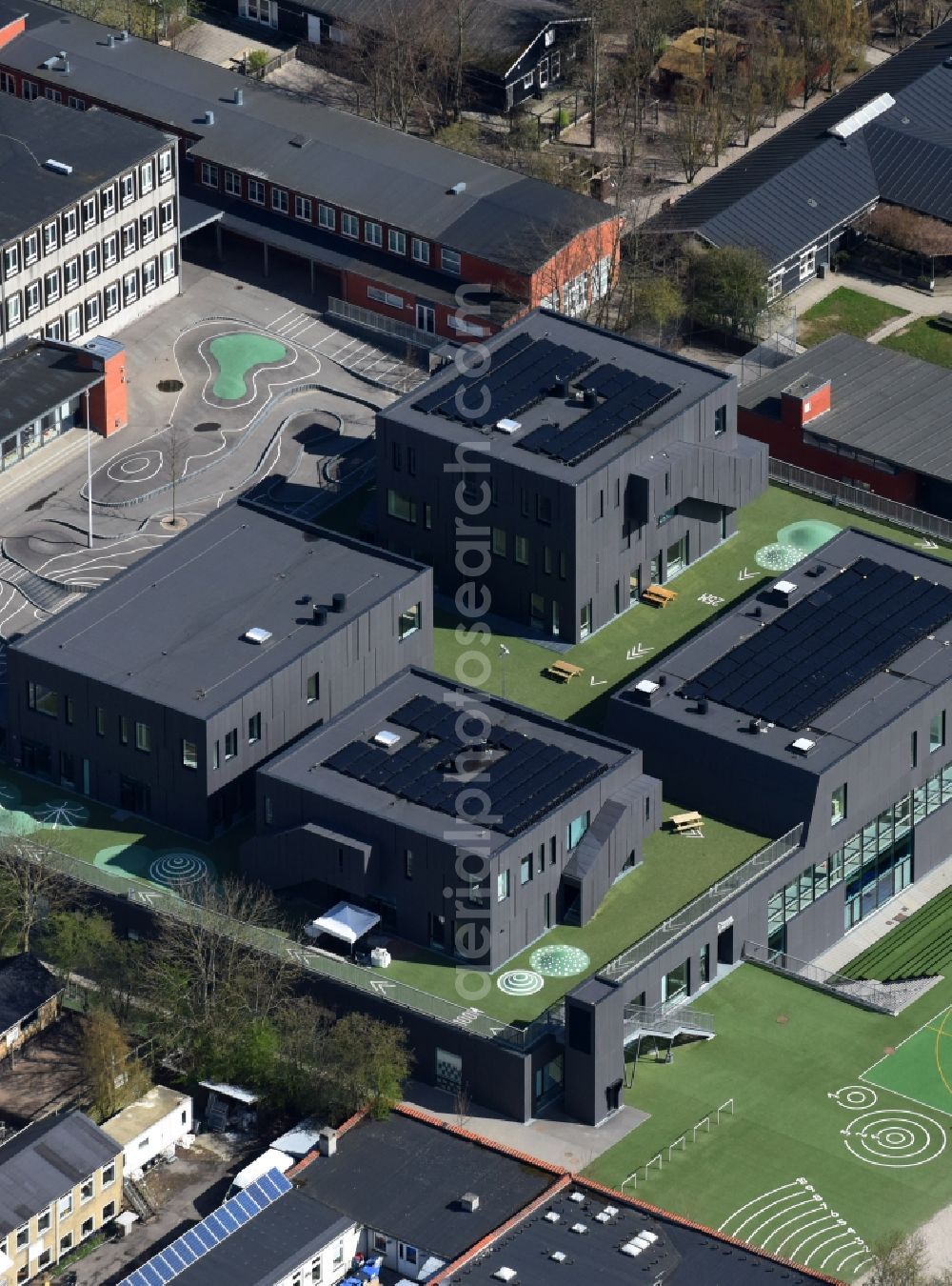 Aerial photograph Kopenhagen - School building of the Livets Skole in the district Vanlose in Copenhagen in Region Hovedstaden, Denmark