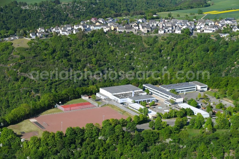 Sankt Goarshausen from the bird's eye view: School building of the Loreleyschule on Loreleyring in the district Heide in Sankt Goarshausen in the state Rhineland-Palatinate, Germany