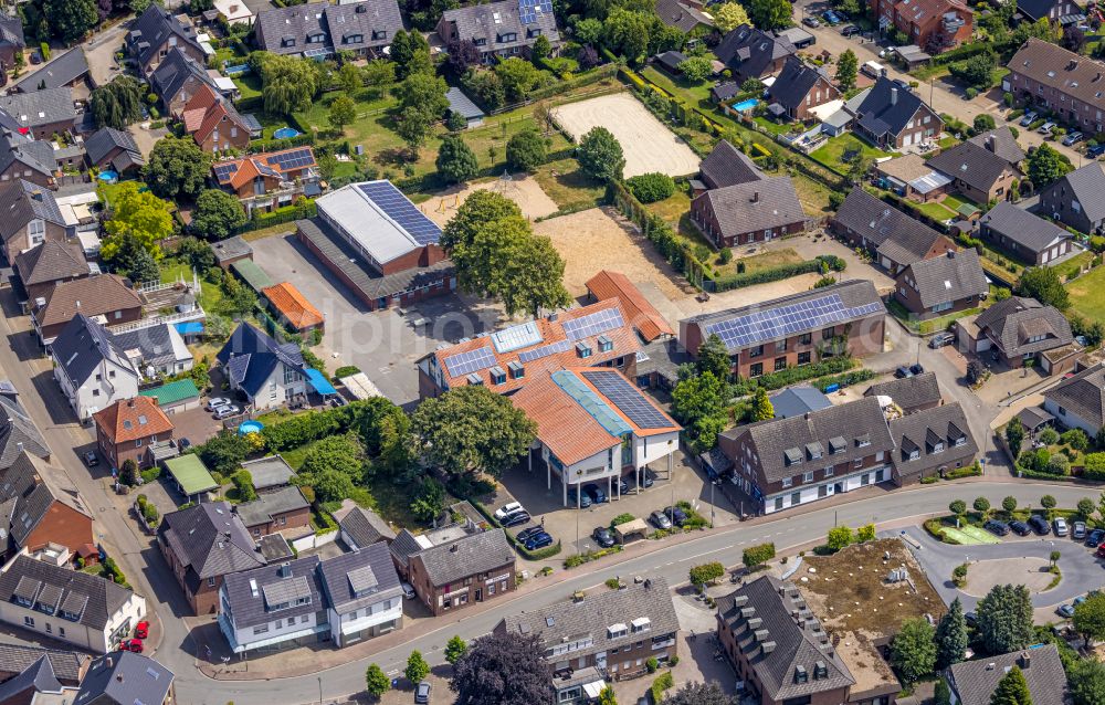 Hamminkeln from above - School building of the of Ludgerischule Dingden on street Weberstrasse in the district Dingden in Hamminkeln in the state North Rhine-Westphalia, Germany