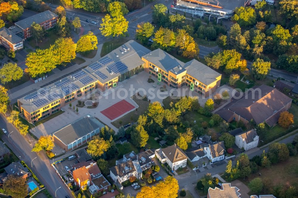 Werne from above - School building of the Marga-Spiegel-Sekundarschule in the district Ruhr Metropolitan Area in Werne in the state North Rhine-Westphalia