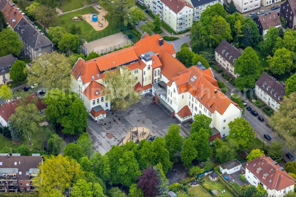 Herne from above - School building of the Musikschule Herne on Graeffstrasse ecke Overwegstrasse in Herne at Ruhrgebiet in the state North Rhine-Westphalia, Germany