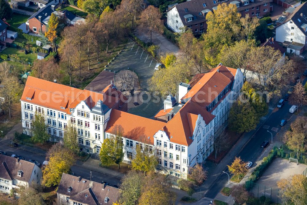 Herne from the bird's eye view: School building of the Musikschule Herne on Graeffstrasse ecke Overwegstrasse in Herne at Ruhrgebiet in the state North Rhine-Westphalia, Germany