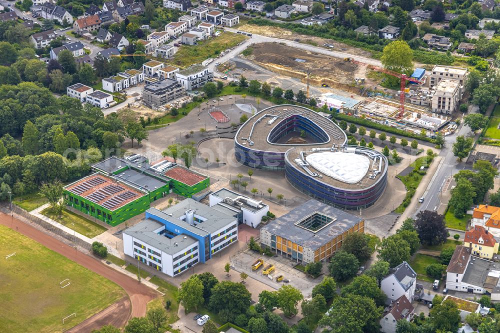 Bochum from above - School building Neues Gymnasium Bochum on Querenburger Strasse in the district Wiemelhausen in Bochum in the Ruhr area in the state North Rhine-Westphalia, Germany