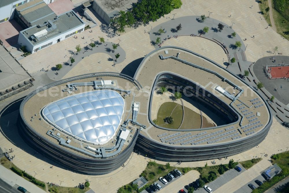 Aerial photograph Bochum - School building of the Neues Gymnasium Bochum an der Querenburger Strasse in Bochum in the state North Rhine-Westphalia