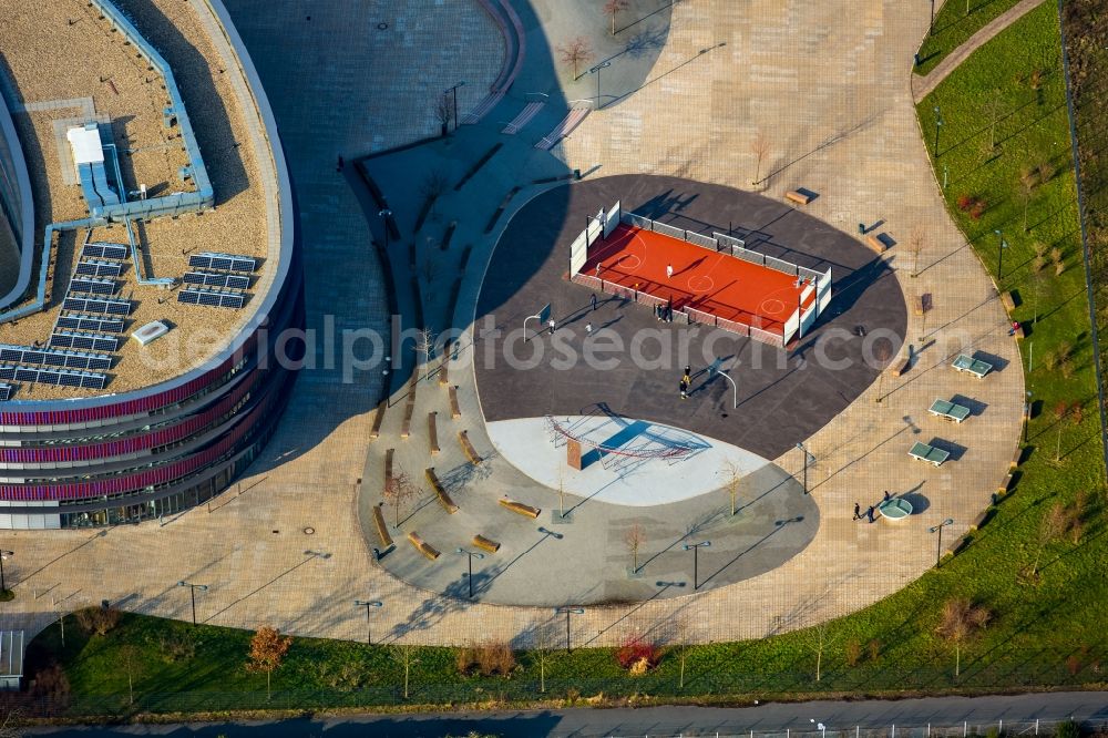 Bochum from the bird's eye view: School building of the Neues Gymnasium Bochum an der Querenburger Strasse in Bochum in the state North Rhine-Westphalia