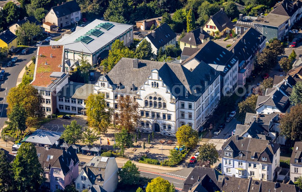 Aerial image Velbert - School building of the Nikolaus-Ehlen-Gymnasium in Velbert in the state North Rhine-Westphalia, Germany