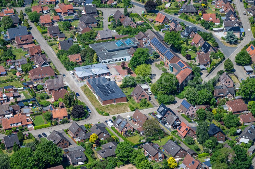 Aerial image Horneburg - Schulgebaeude der Oberschule Johann-Hinrich-Pratje-Schule in Horneburg im Bundesland Niedersachsen, Deutschlan