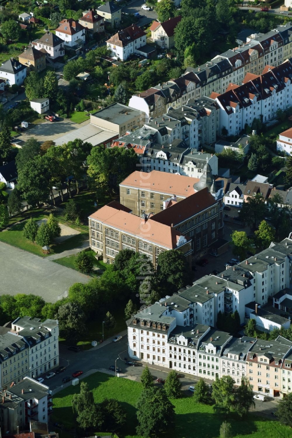 Aerial photograph Gera - School building of the Ostschule Staatliche Regelschule on Karl-Liebknecht-Strasse in Gera in the state Thuringia, Germany