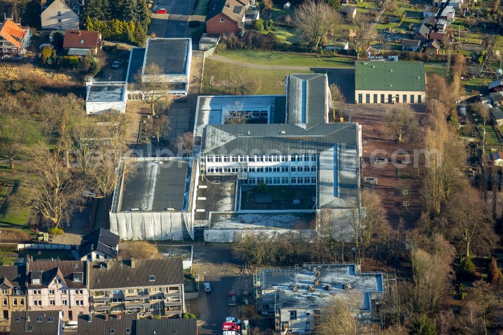 Bochum from above - School of the Pestalozzi whole day secondary school Wattenscheid in the district of Wattenscheid in Bochum in the federal state North Rhine-Westphalia