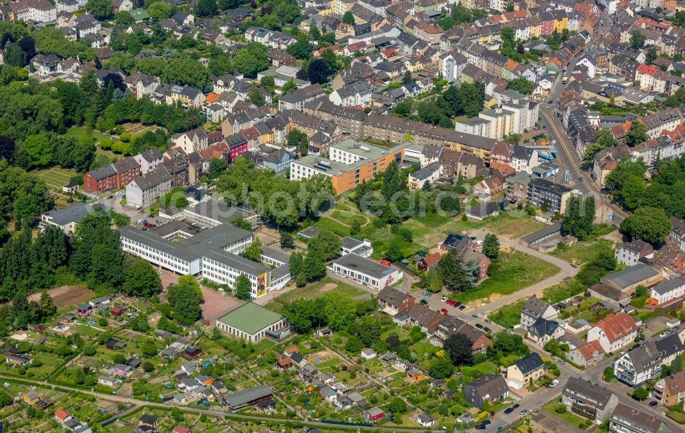 Aerial photograph Bochum - School of the Pestalozzi whole day secondary school Wattenscheid in the district of Wattenscheid in Bochum in the federal state North Rhine-Westphalia