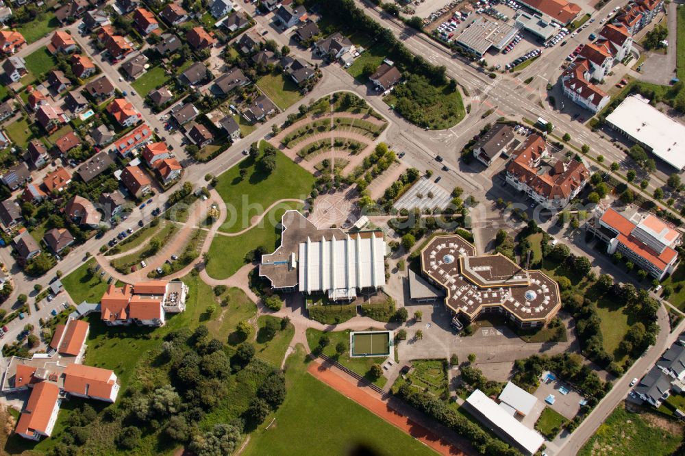 Aerial photograph Graben-Neudorf - School building of the Pestalozzi- Gemeinschaftsschule on street Pestalozzistrasse in Graben-Neudorf in the state Baden-Wuerttemberg, Germany