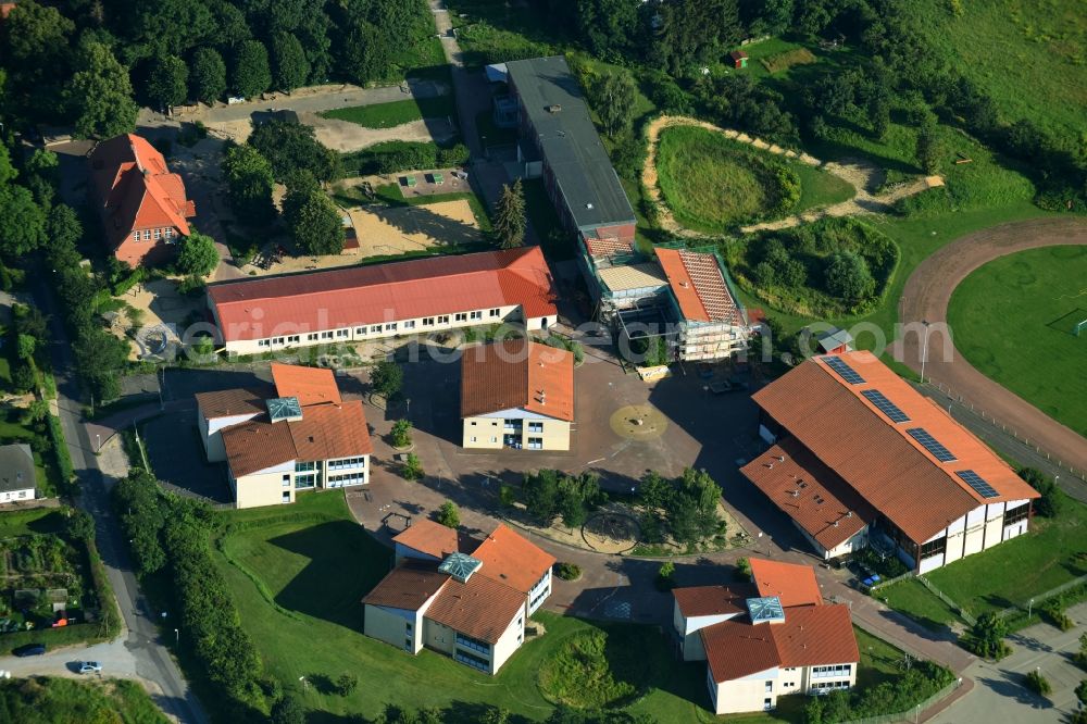 Hoppegarten from the bird's eye view: School building of the Peter Joseph Lenne Oberschule on Von-Canstein-Strasse in the district Dahlwitz-Hoppegarten in Hoppegarten in the state Brandenburg, Germany