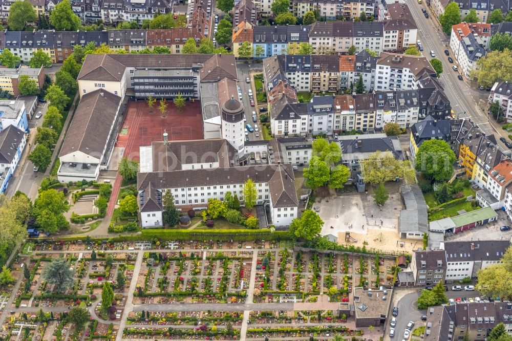 Essen from above - School building of the der Privatschule B.M.V.-Schule Essen on Bardelebenstrasse in the district Holsterhausen in Essen at Ruhrgebiet in the state North Rhine-Westphalia, Germany