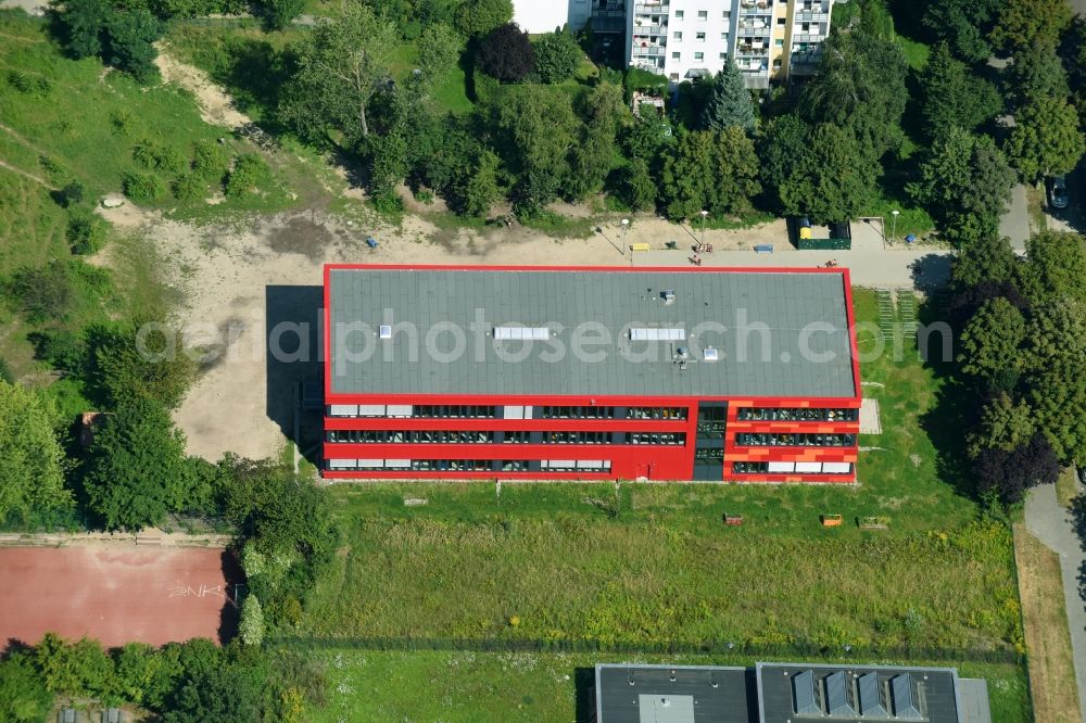 Berlin from above - School building of the Pusteblume Grundschule in Berlin