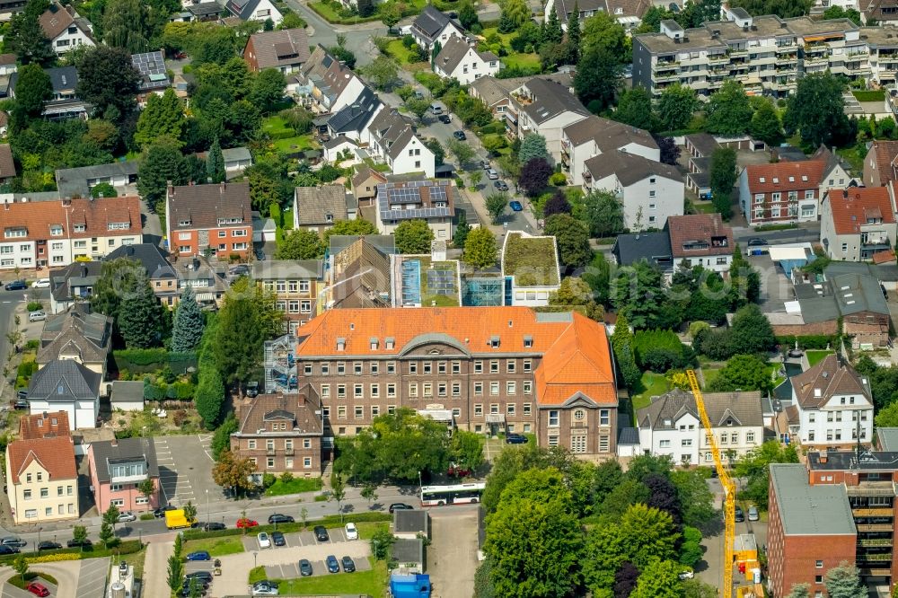 Gladbeck from above - School building of the Ratsgymnasium Gladbeck on Mittelstrasse in Gladbeck in the state North Rhine-Westphalia, Germany