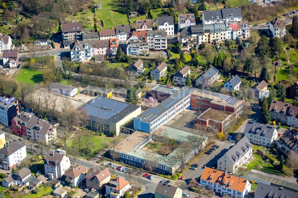 Aerial photograph Hattingen - School building of the Realschule Gruenstrasse in Hattingen in the state of North Rhine-Westphalia