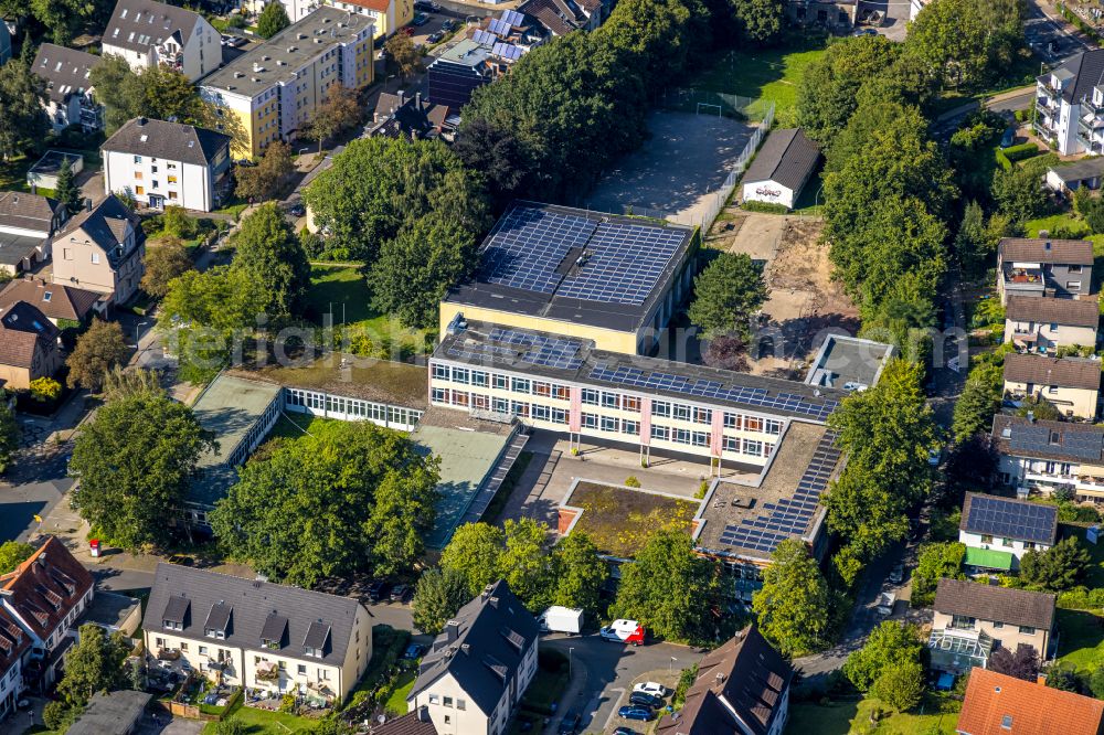 Hattingen from the bird's eye view: School building of the Realschule Gruenstrasse in Hattingen in the state of North Rhine-Westphalia