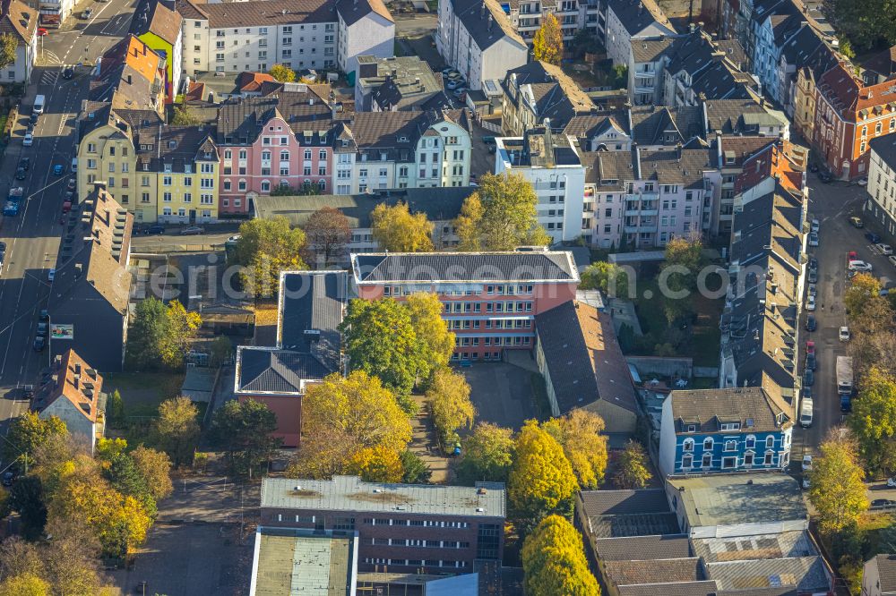 Aerial photograph Hagen - School building of the Realschule Haspe in Hagen in the state North Rhine-Westphalia, Germany