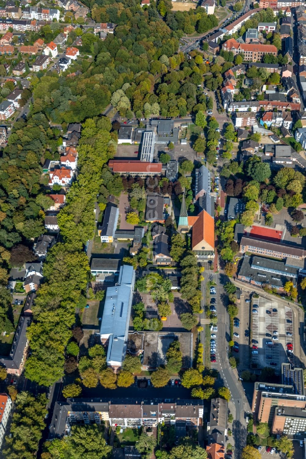 Wesel from the bird's eye view: School building of the Realschule Mitte on Martinistrasse in Wesel in the state North Rhine-Westphalia