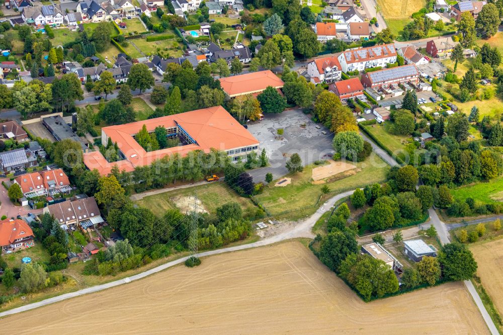 Aerial photograph Bergkamen - School building of the Realschule Oberaden on street Pantenweg in Bergkamen at Ruhrgebiet in the state North Rhine-Westphalia, Germany