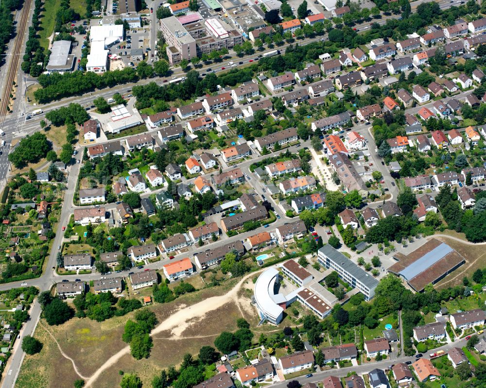 Aerial image Karlsruhe - School building of the Realschule on Rennbuckel on street Bonner Strasse in Karlsruhe in the state Baden-Wuerttemberg, Germany