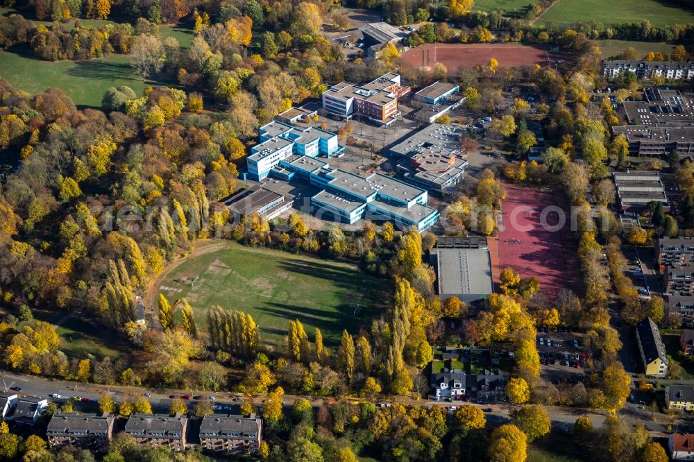 Aerial image Duisburg - School building of the Reinhard-und-Max-Mannesmann-Gymnasium in Duisburg in the state North Rhine-Westphalia, Germany