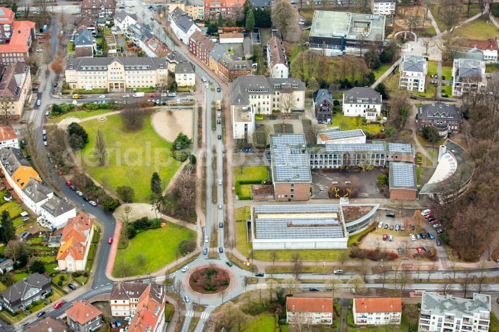 Aerial image Gladbeck - School of the giant-high school in Gladbeck in the federal state North Rhine-Westphalia