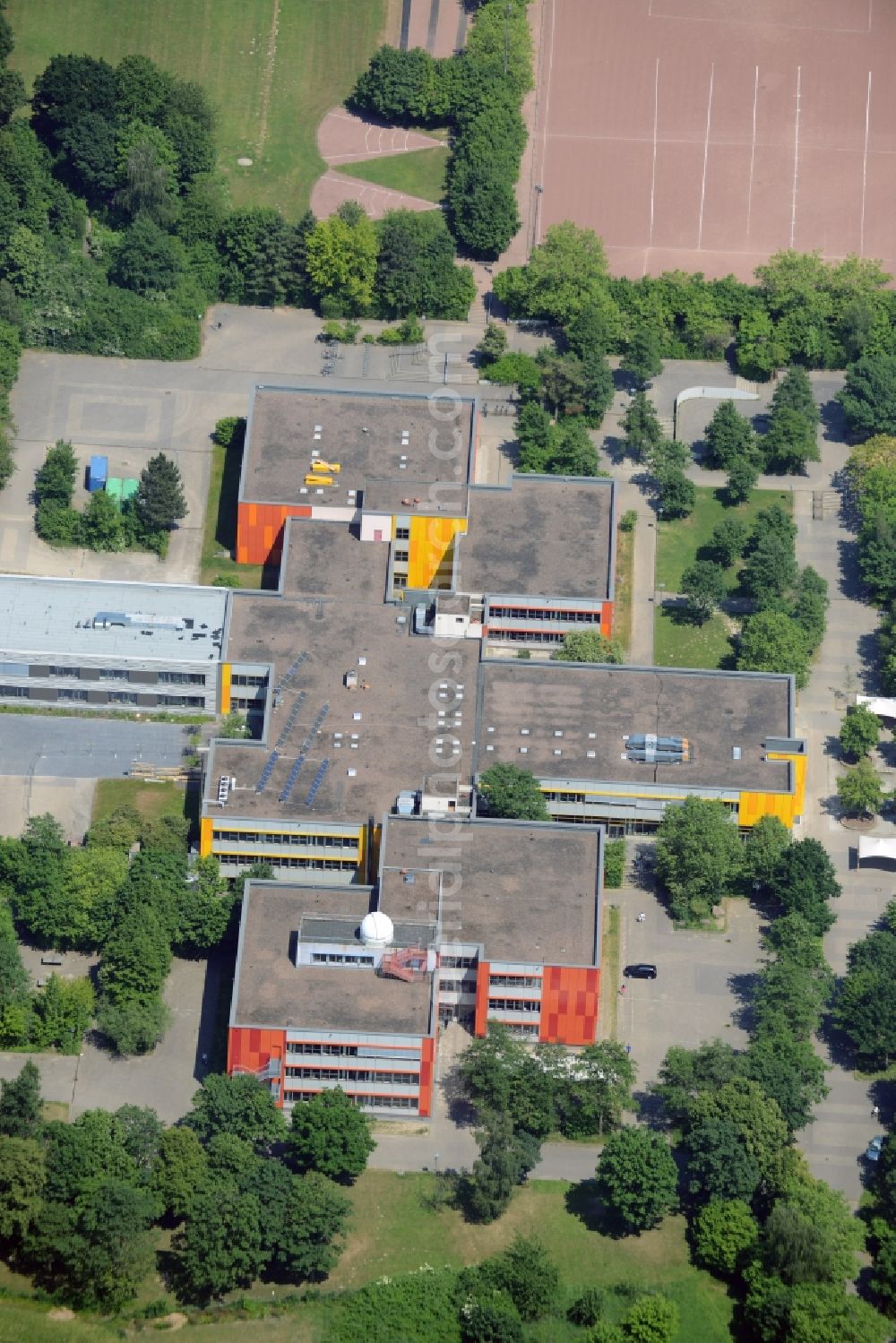 Bad Salzuflen from the bird's eye view: School building of the Rudolf-Brandes-Gymnasium in Bad Salzuflen in the state North Rhine-Westphalia