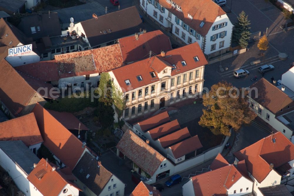 Aerial image Essingen - School building of the school in Essingen in the state Rhineland-Palatinate