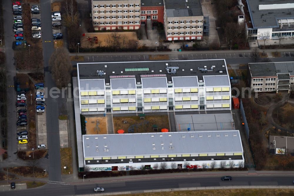 Berlin from the bird's eye view: School building of the Schule on Mummelsoll on Eilenburger Strasse in the district Hellersdorf in Berlin, Germany