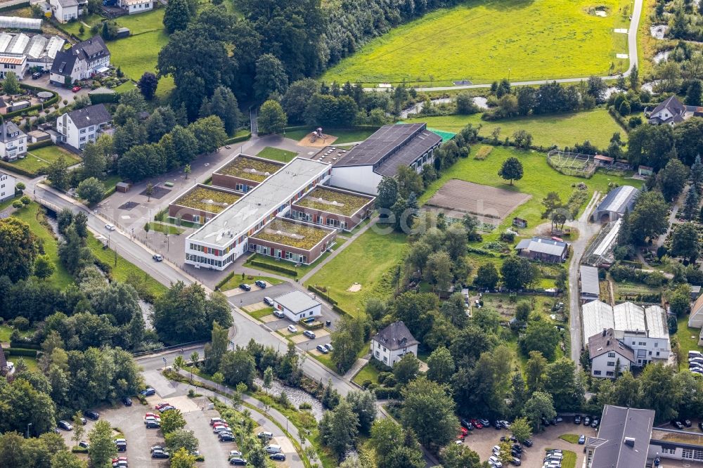 Aerial image Meschede - School building of the Schule unter dem Regenbogen in Meschede in the state North Rhine-Westphalia, Germany