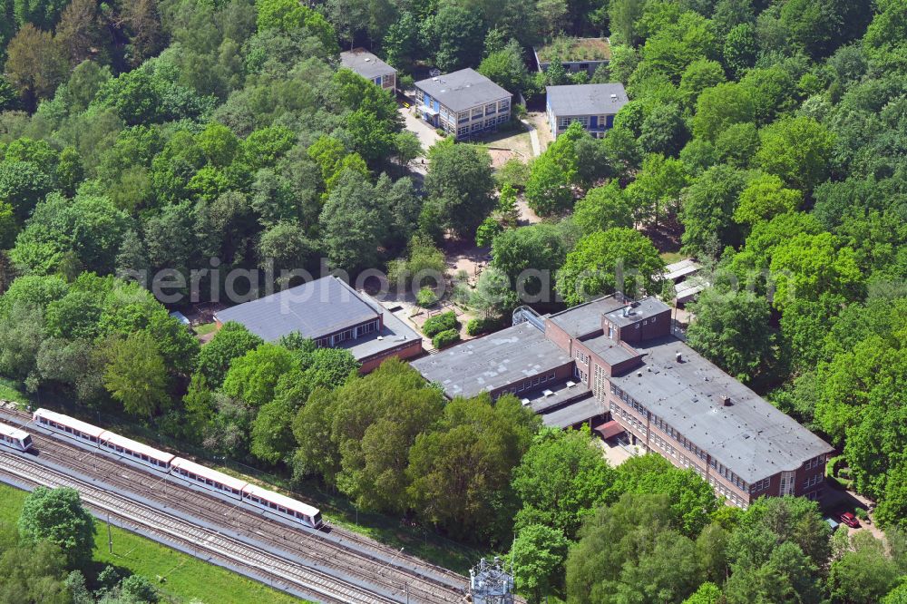 Hamburg from above - School building of the Schule on Walde on street Kupferredder in the district Ohlstedt in Hamburg, Germany