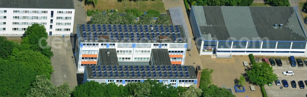 Aerial image Magdeburg - School building of the Sportgymnasium und Sportsekundarschule in Magdeburg in the state Saxony-Anhalt